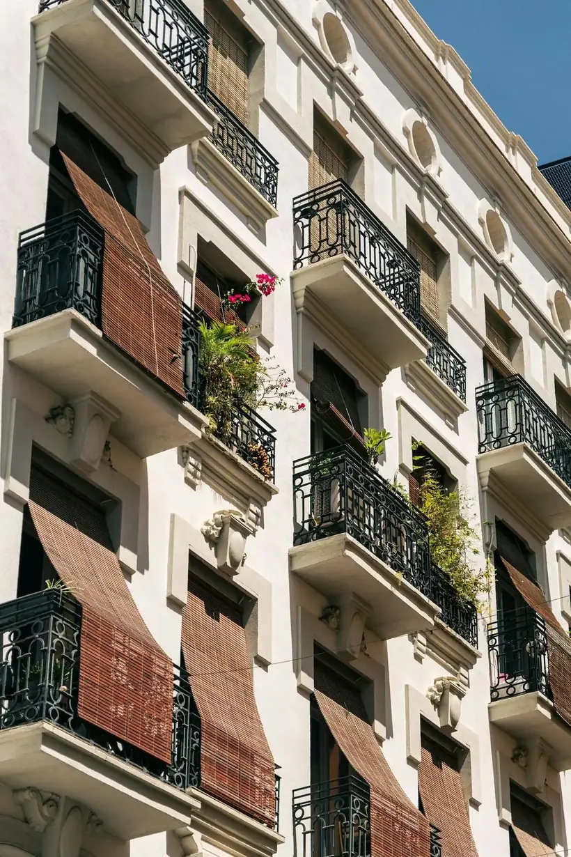 Fachada con balcones